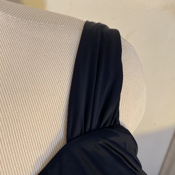 New with tags Jantzen Glamour Maillot Cap-Sleeve One-Piece Swimsuit Black 22W - Picture 2 of 16